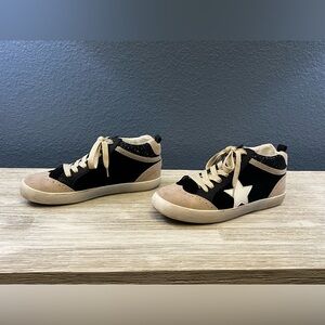 Mi.iM Black and Tan Women's Sneakers
